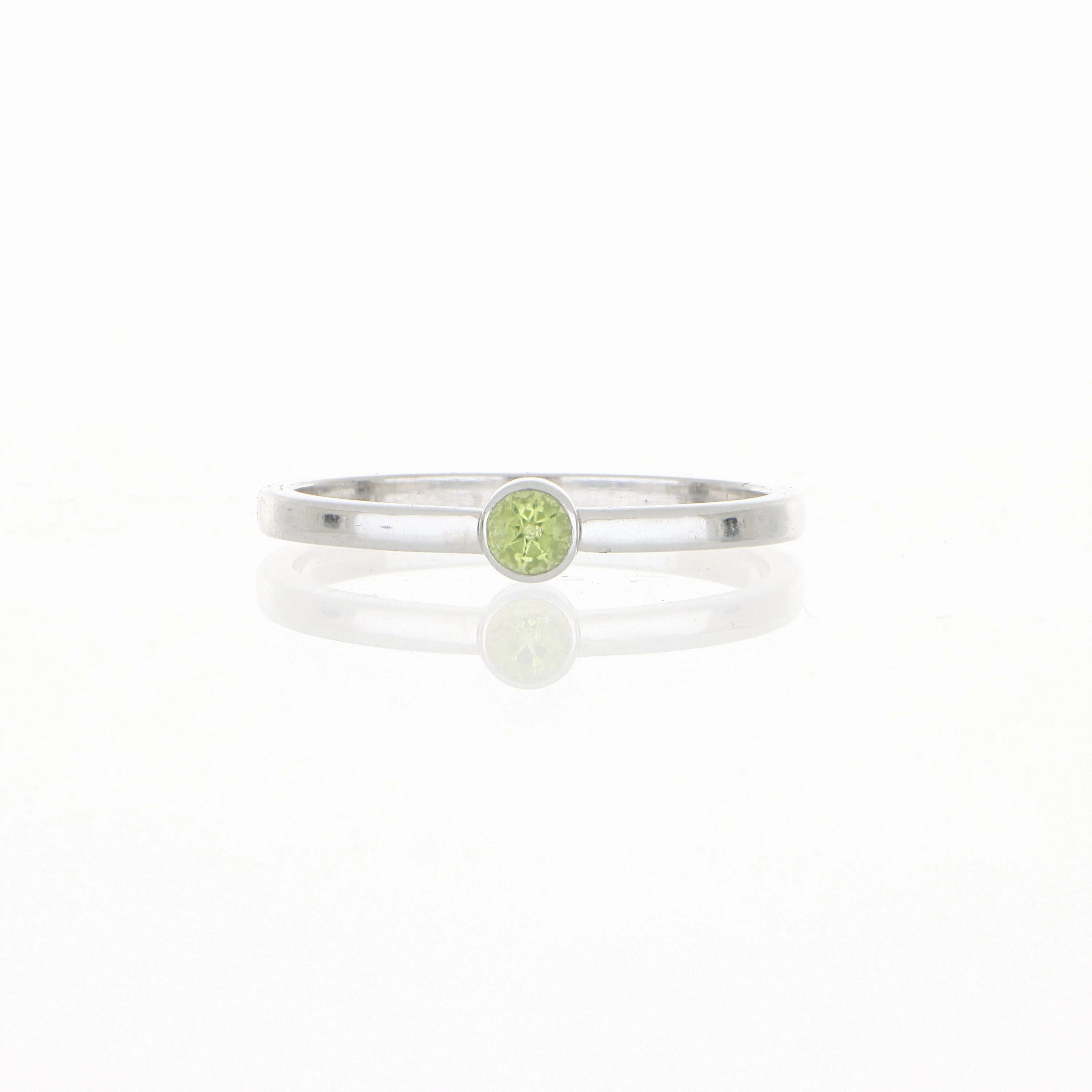 14k White Gold Bezel Peridot Ring