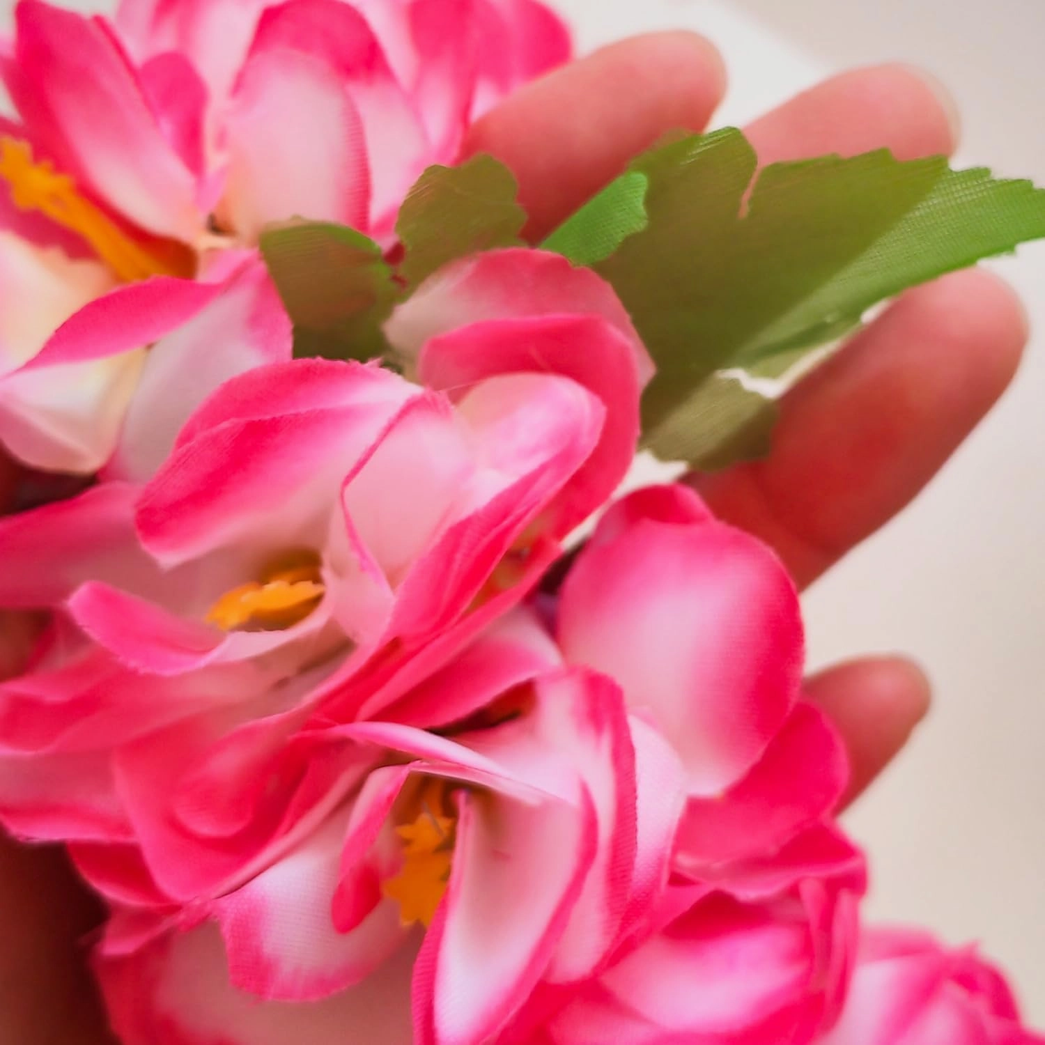 1PCS Luxury Necklaces Hawaiian Leis Tropical Flower Lei Graduation Hawaiian Lei Summer Beach Garland Thick Hawaii Luau Party Favors Decor Holiday Wedding Birthday Party Supplies (13,Hawaiian Leis)