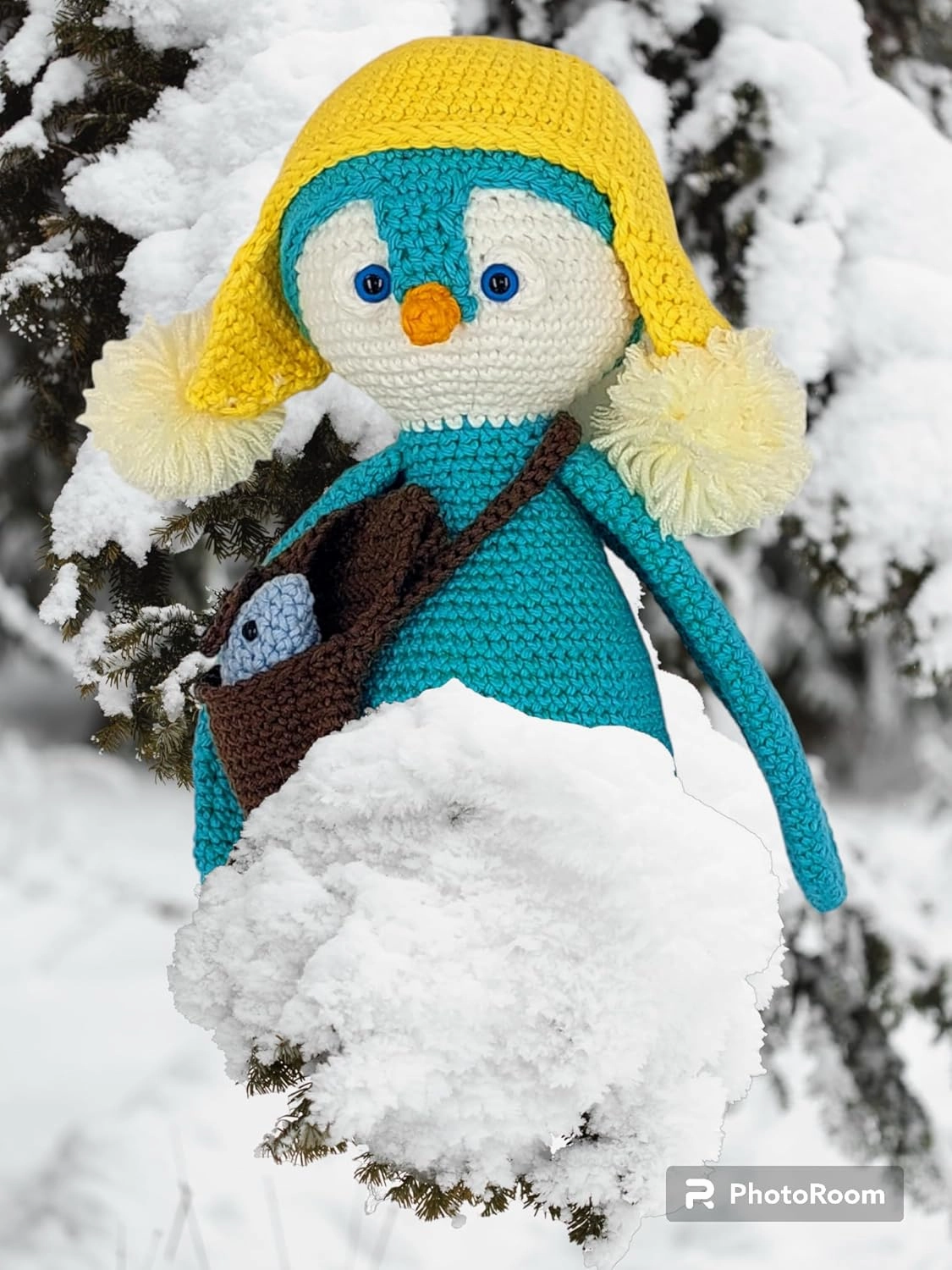 Amigurumi Penguins with hat, bag and fish Crochet Toy soft and cute for kids. Handmade soft yarn Acrylic/cotton. (Penguin with fish) all about hands