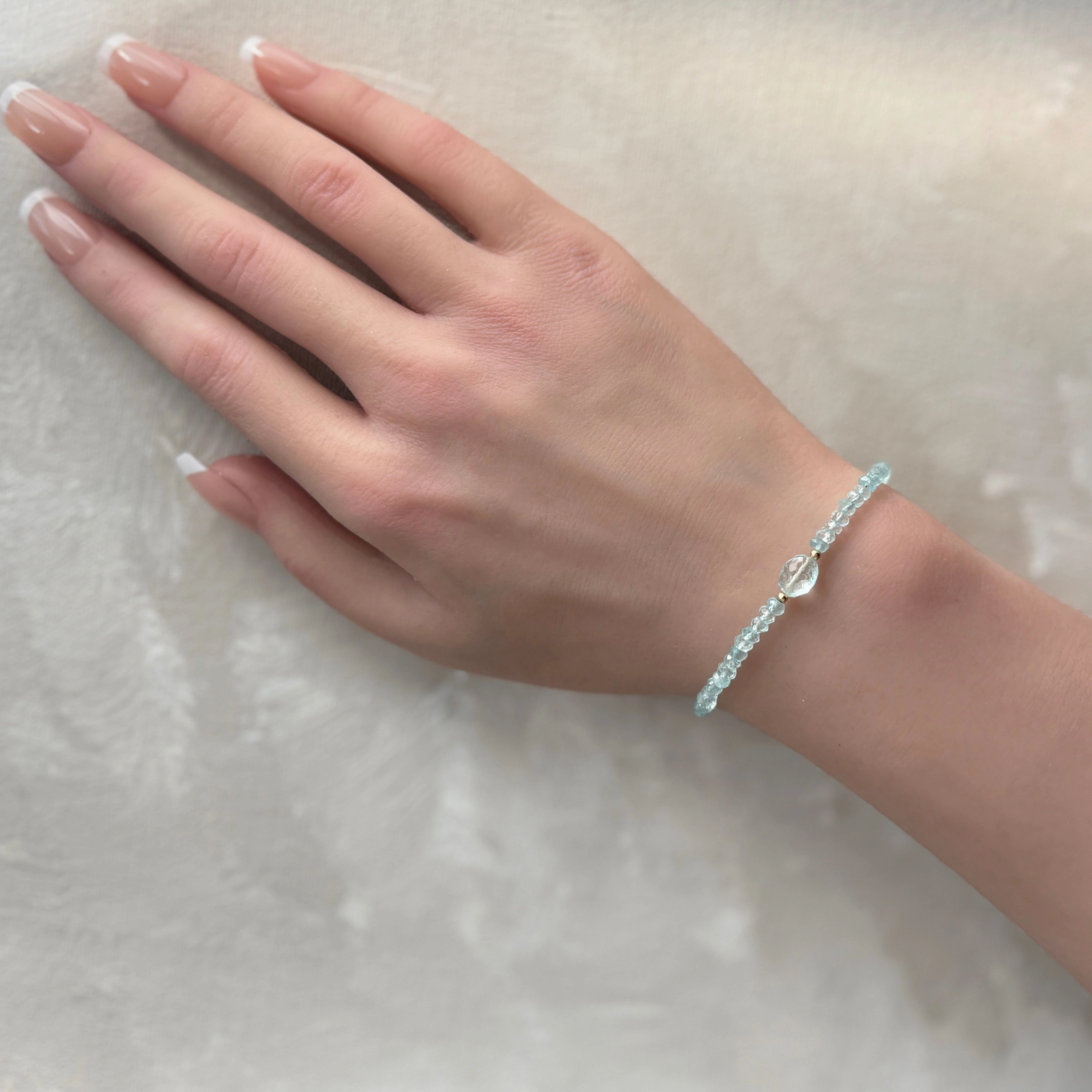 Aquamarine Dainty Bracelet