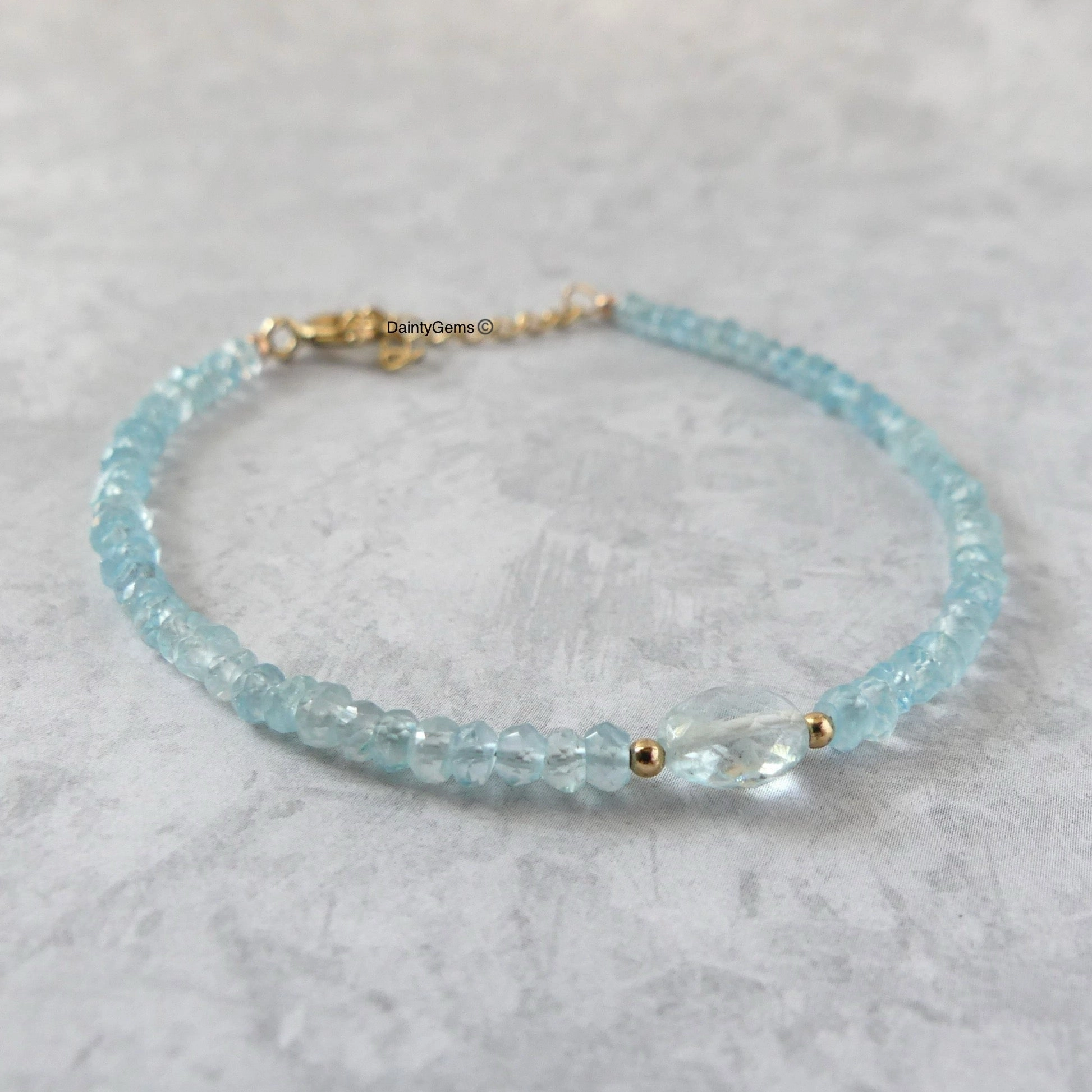Aquamarine Dainty Bracelet
