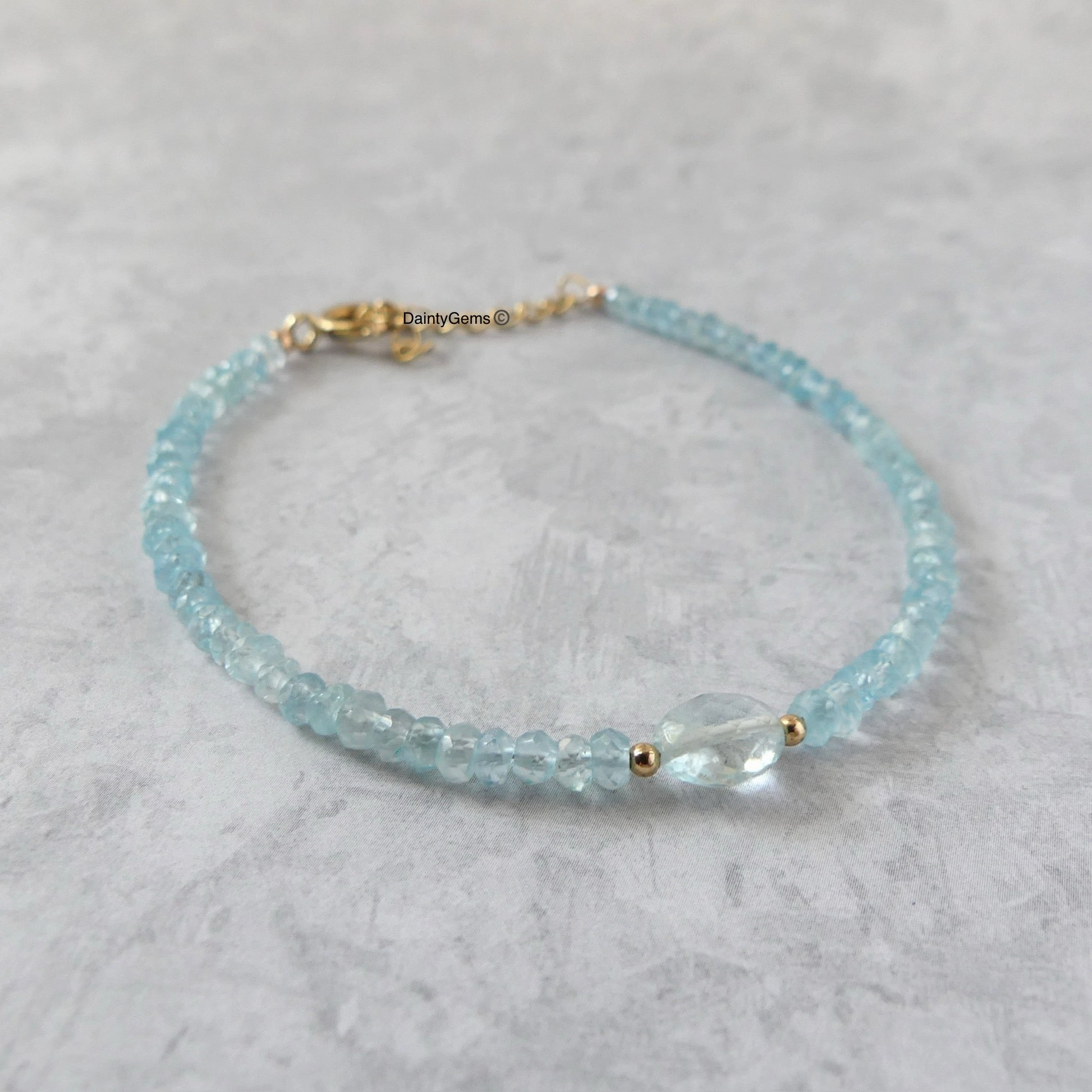 Aquamarine Dainty Bracelet