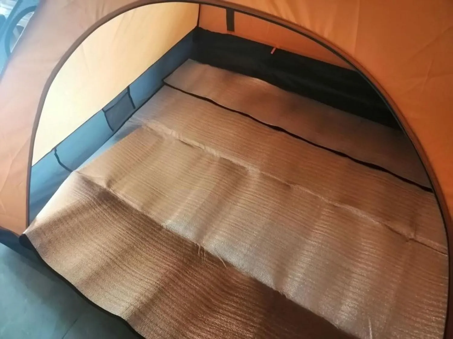 Camping Sleeping Pad Foam Foil Blanket Camping Foam Pad Insulating Foil Mat Sleeping Tent Pad Thermal Sleeping Mattress Mat Pad Waterproof Aluminum Foil Outdoor Camping Mat with Carrying Bag