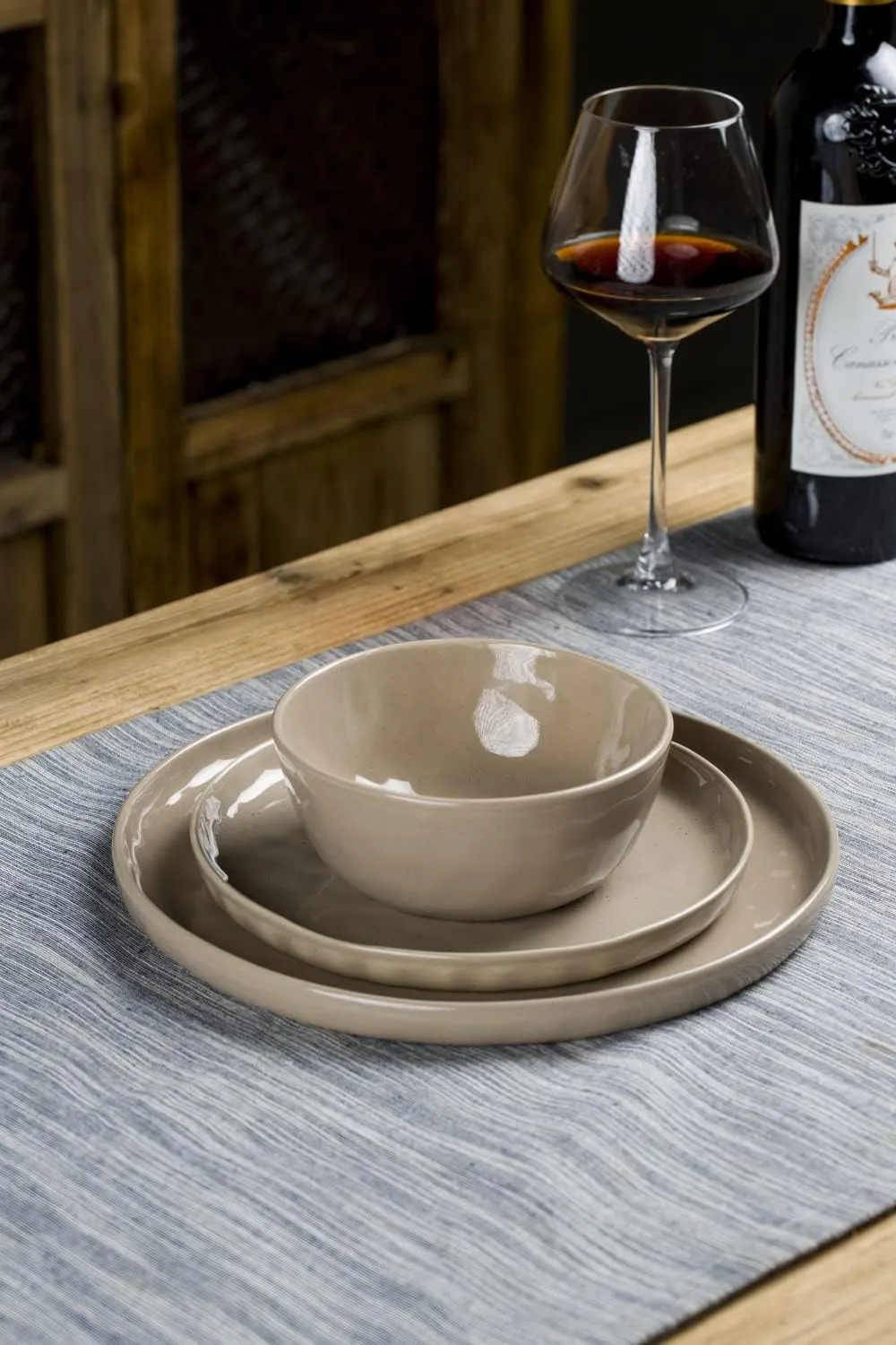 Famiware Mars Plates and Bowls Set, 12 Pieces Dinnerware Sets, Dishes Set for 4, Cinnamon Brown