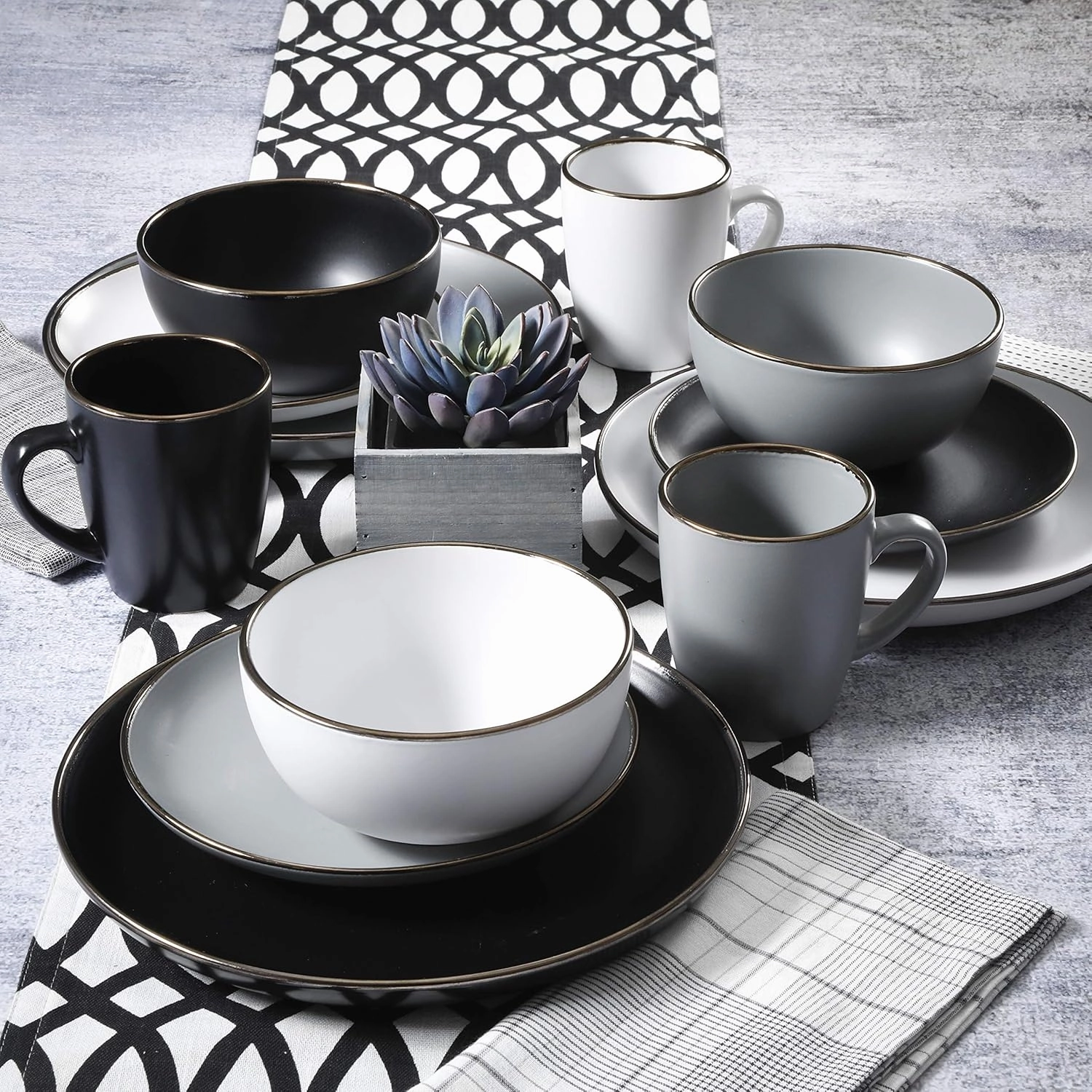 Gibson Home Rockaway Round Stoneware Dinnerware Set, Service for 4 (16pcs), Black/Gold Rim
