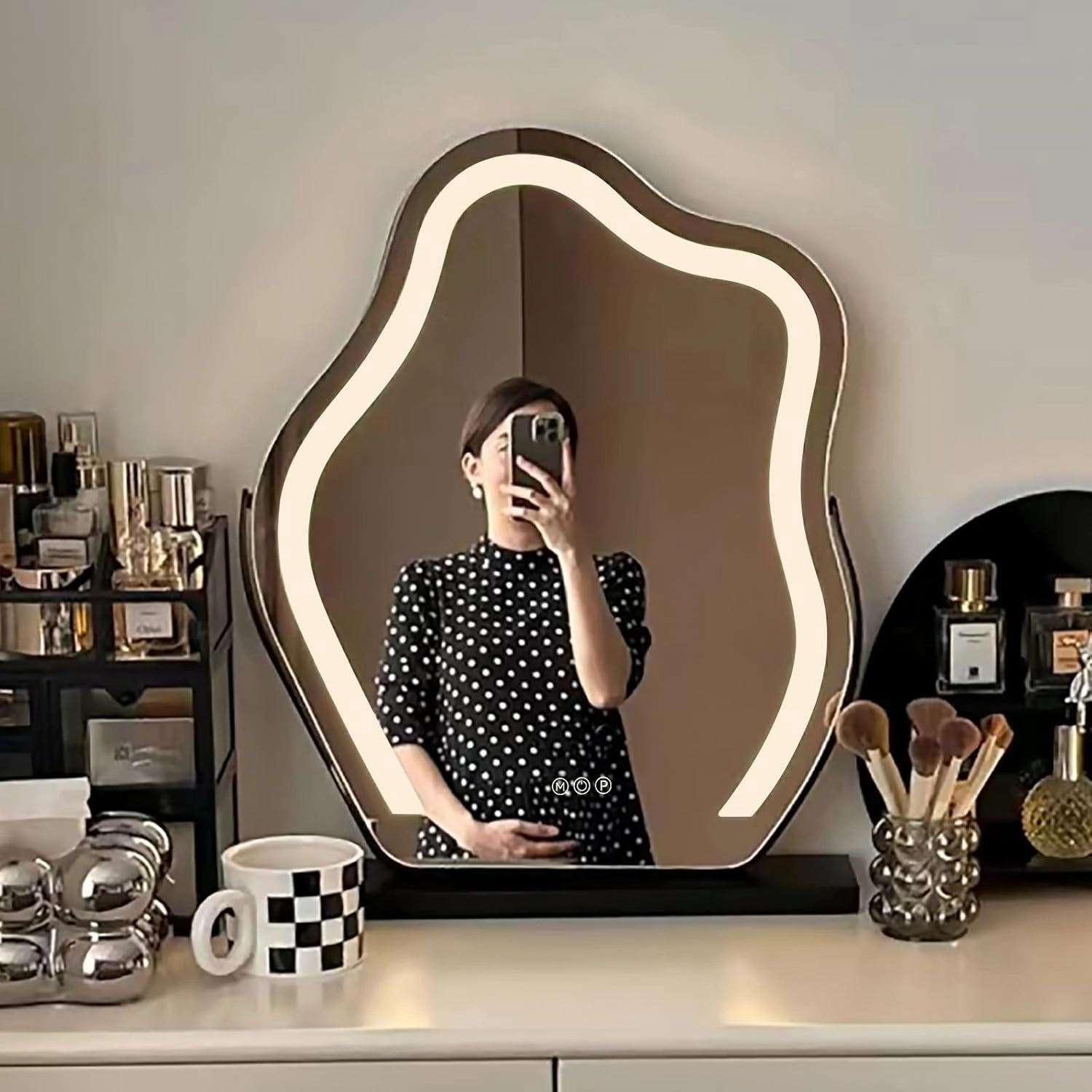 Hollywood Mirror Makeup Mirror with LED Light, Large Makeup Mirror Cloud Shape, Smart Touch Control Vanity Mirror, 3 Lighting Modes, Adjustable Brightness, Dressing Table Makeup Mirror(Black,30x43cm)