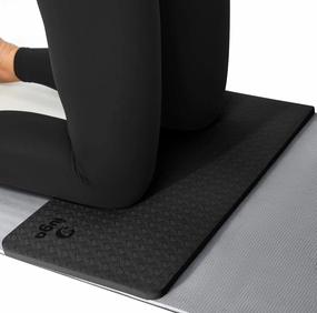IUGA Yoga Knee Pads Cushion Non-Slip Knee Mat for Elbows Wrist Pain in Yoga Planks Floor Exercises Portable Extra-thick Cushioning