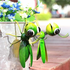 Metal Yard Art Garden Decor Cute Grasshopper Lawn Ornament ​Hanging Wall Sculpture - Set of 2