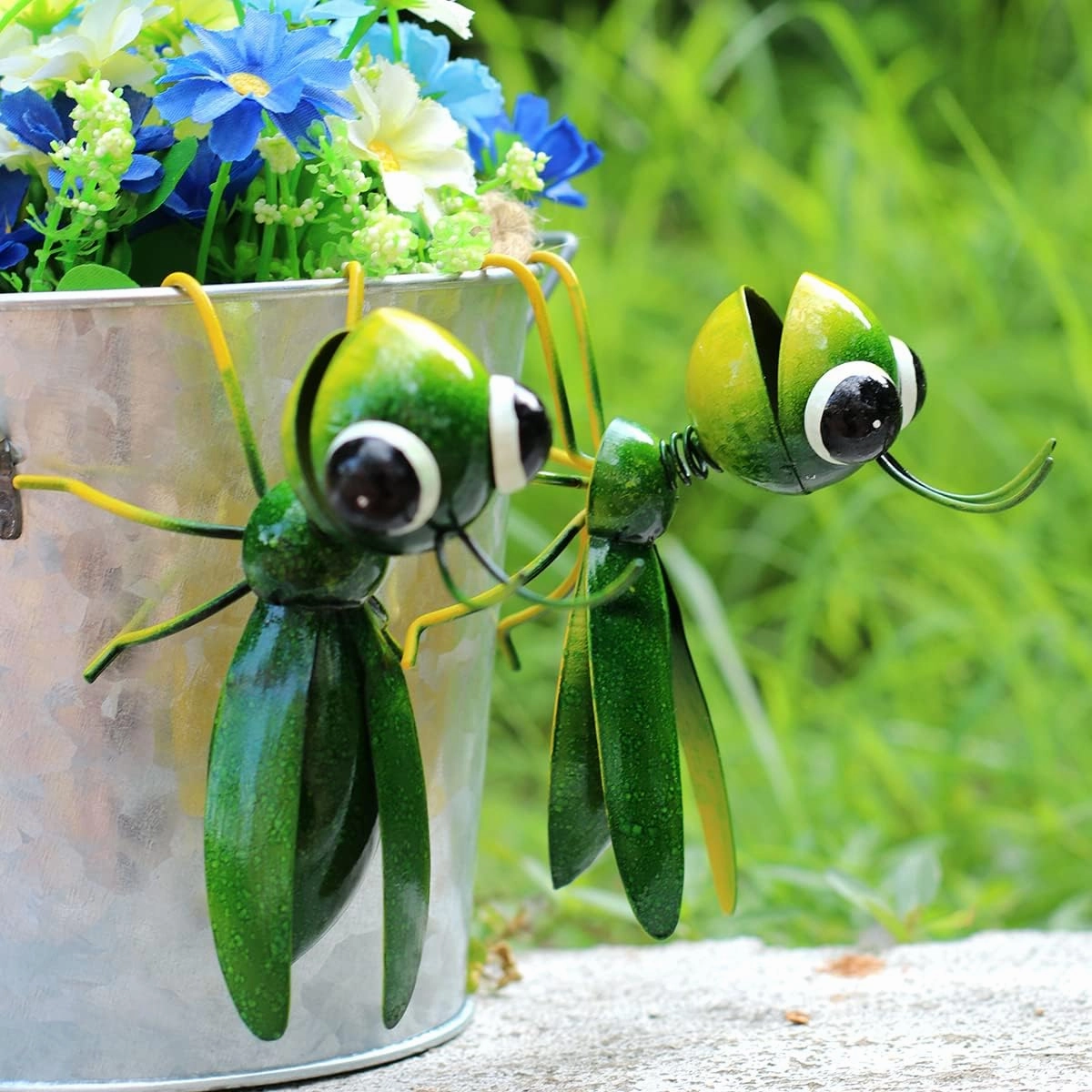 Metal Yard Art Garden Decor Cute Grasshopper Lawn Ornament ​Hanging Wall Sculpture - Set of 2