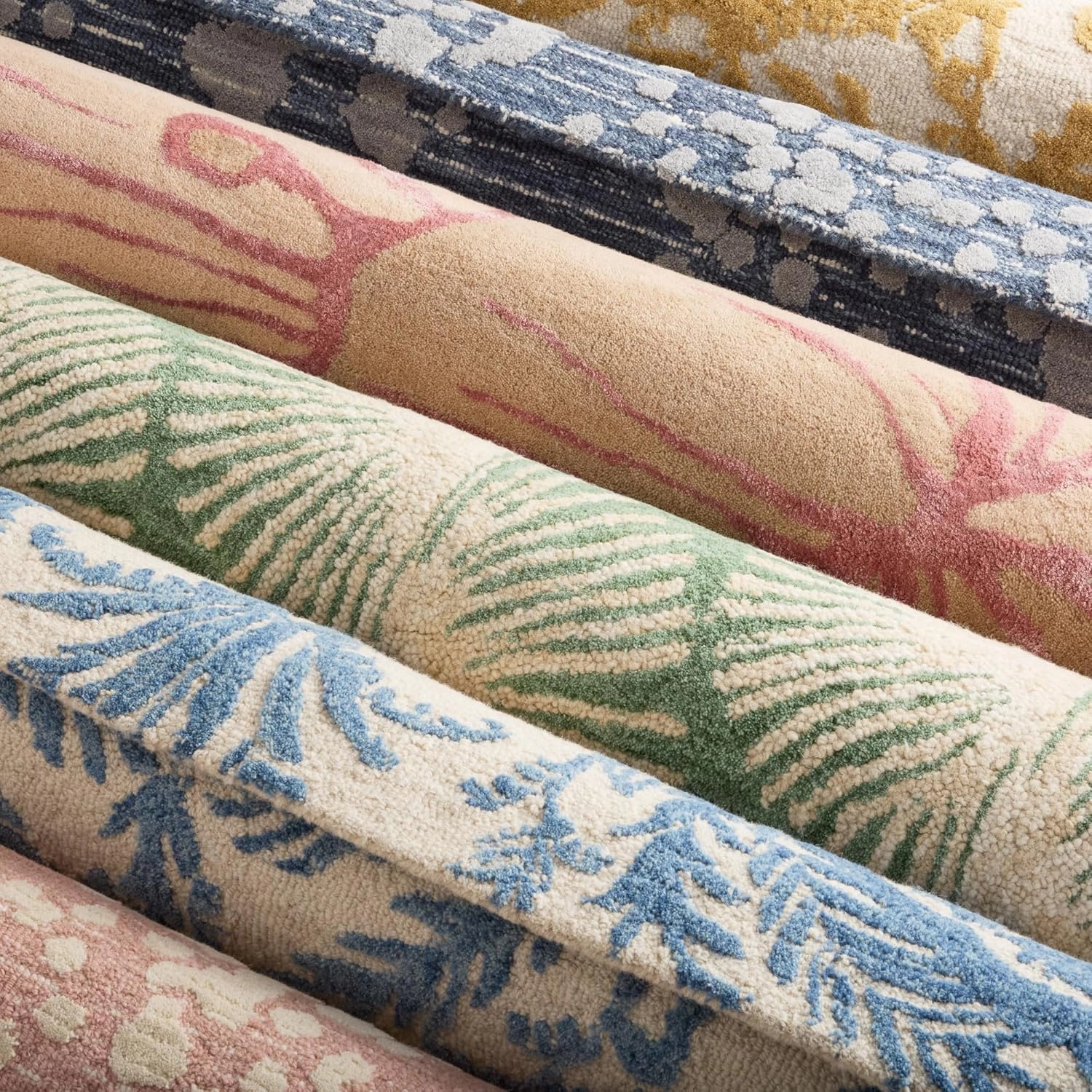 Nicole Miller New York Flora Grandeur Bloom Handcrafted Area Rug, Natural Wool Rug, Bold Floral Rug, Blue, 6'x9'