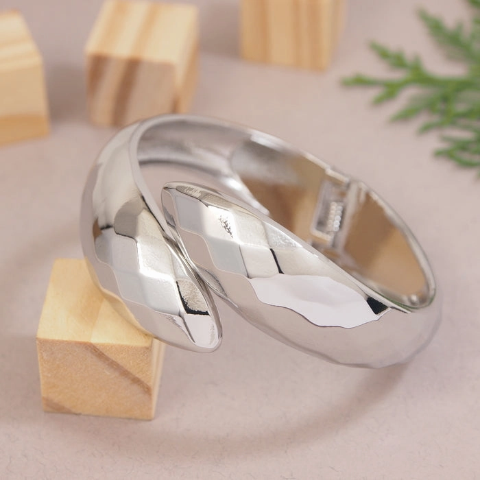 Snack Shape Adjustable Cuff Kada