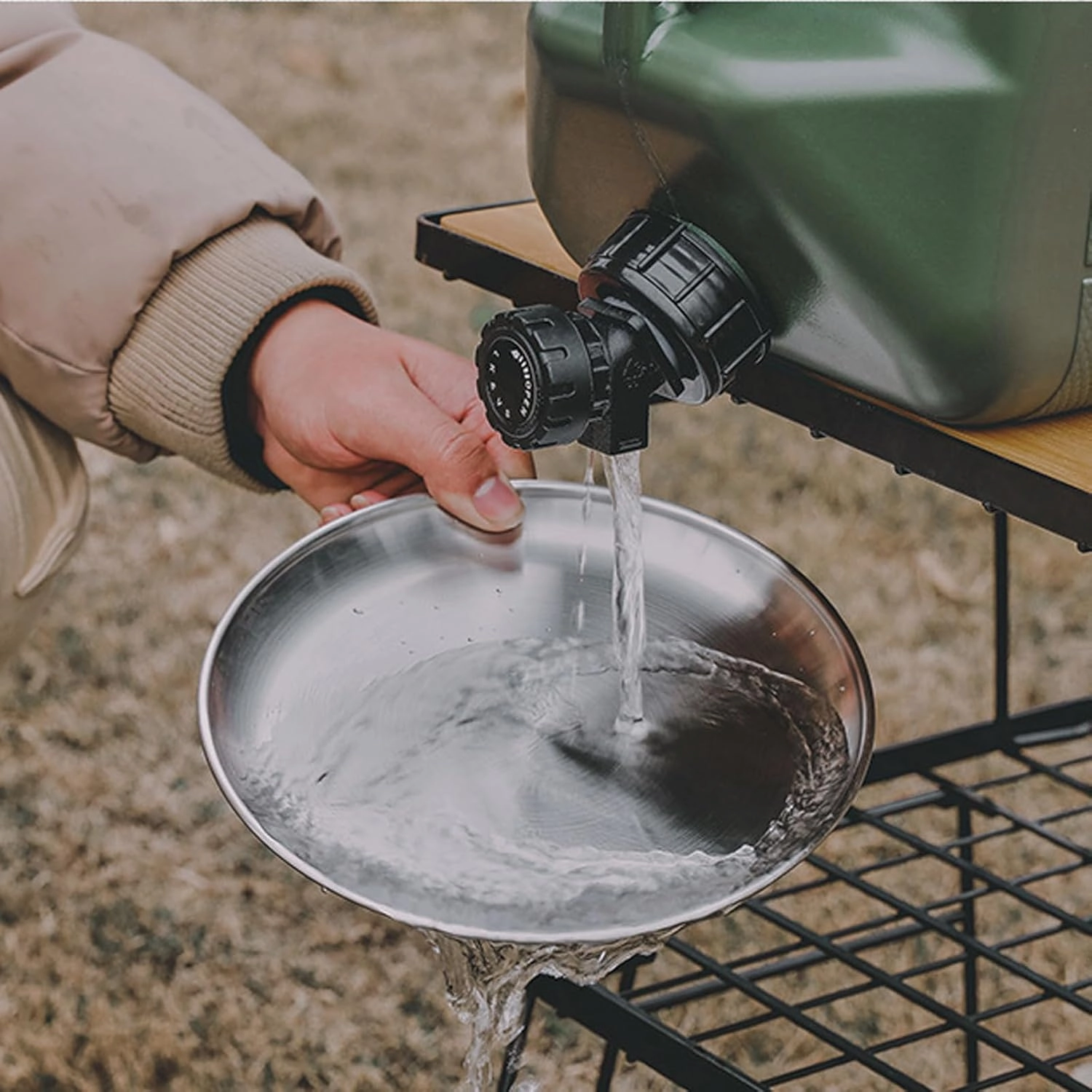 Stainless Steel Plates Dishes Saucer Metal Stackable Serving Plates Outdoor Camping Home Food Tray Round Dinnerware Hiking Backpacking Travel Portable Durable Tableware (5 PCS/SET)