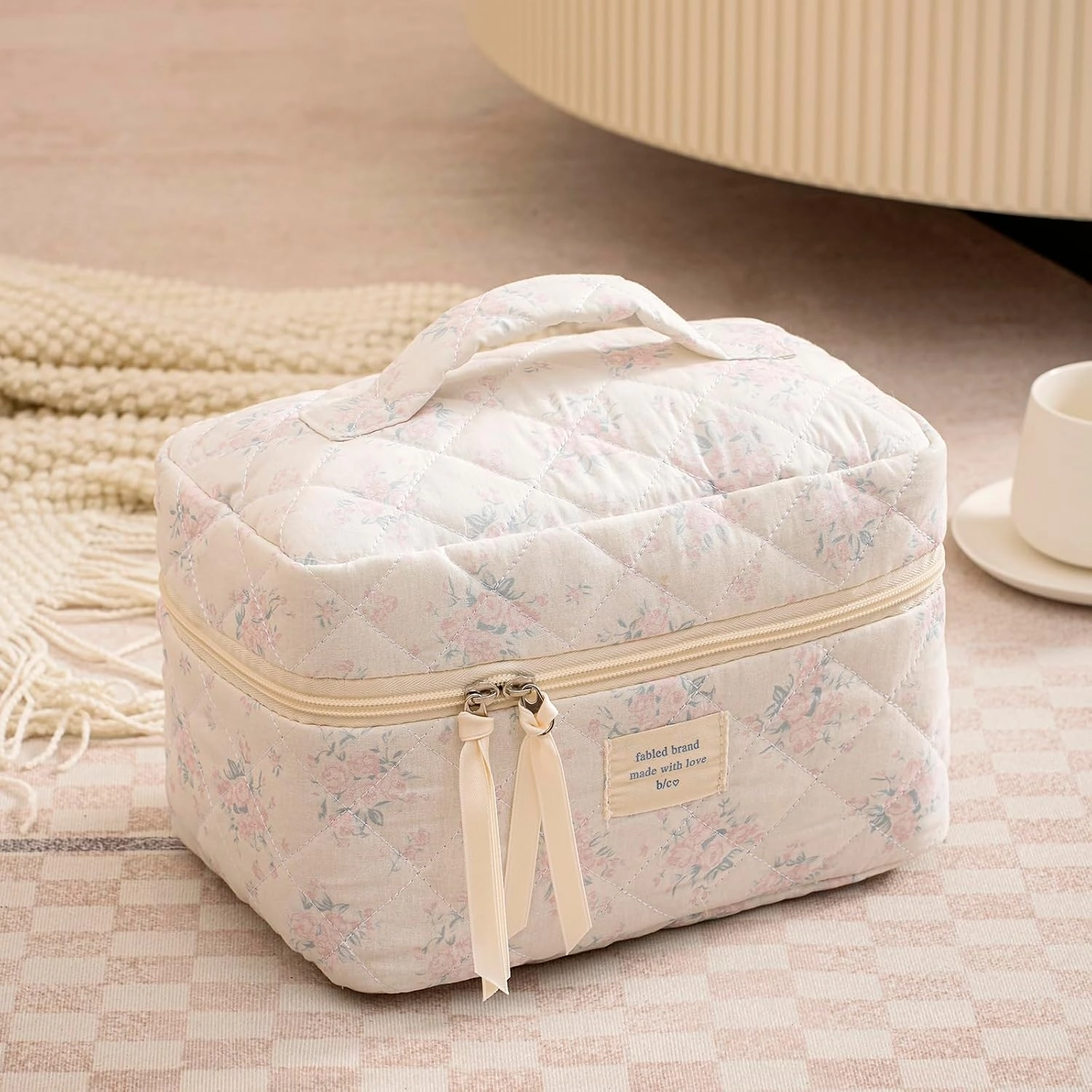 uekeboag Large Travel Quilted Makeup Bag for Women, Floral Cotton Cosmetic Bag, Coquette Aesthetic Floral Toiletry Organizer Bag