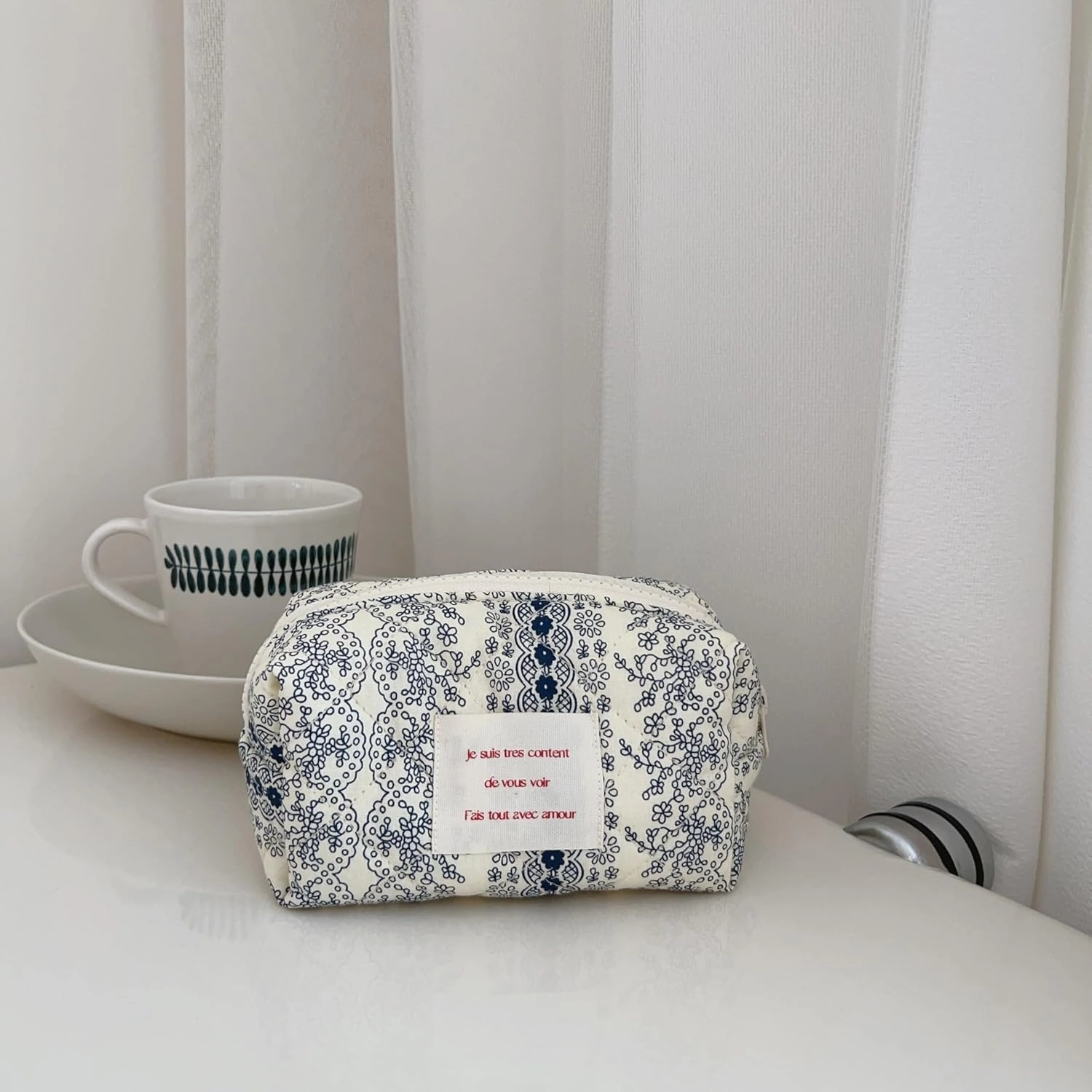 uekeboag Small Cute Floral Quilted Cotton Makeup Bag,Mini Coquette Quilted Cosmetic Pouch with Zipper,Kawaii Travel Toiletry Bags for Purse(02 Navy flower)