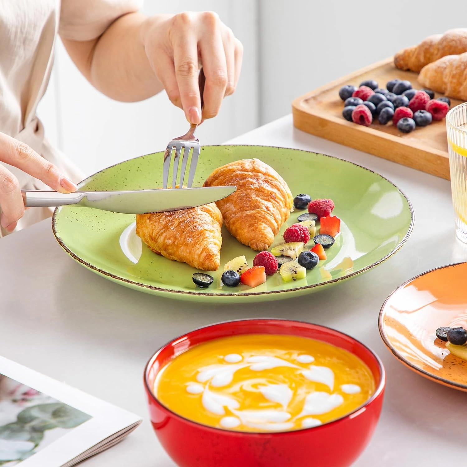 vancasso Navia Dinnerware Sets, Stoneware Plates and Bowls Sets, Dinner Salad Dessert Plates and Cereal Bowls Set, Dishes Set for 4, Spray Spot Patterned, Multi-Color